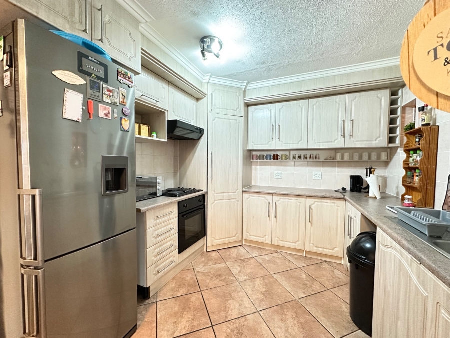 3 Bedroom Property for Sale in Fonteine Park Western Cape